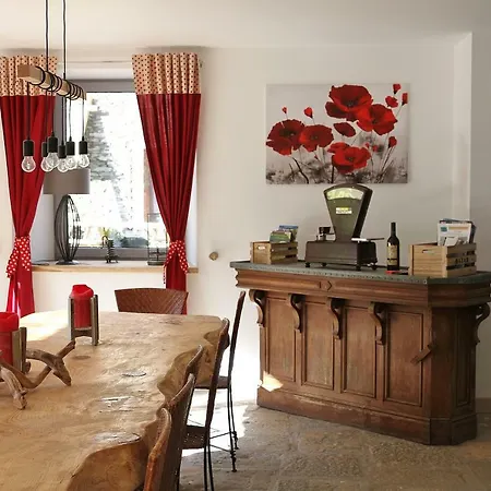 Les Gites Du Moulin De La Rayere Holiday home Linchamps
